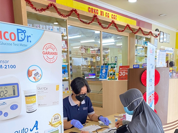 Cek Gula Darah Gratis Apotik Roxy Depok