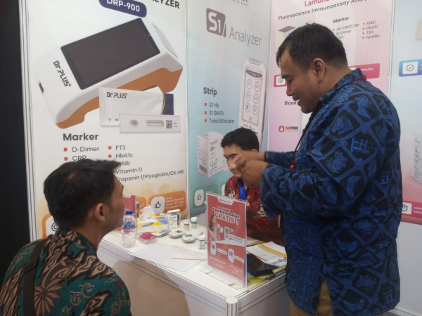 Kegiatan Edukasi Dan Cek Gula Darah Di Event  Persi