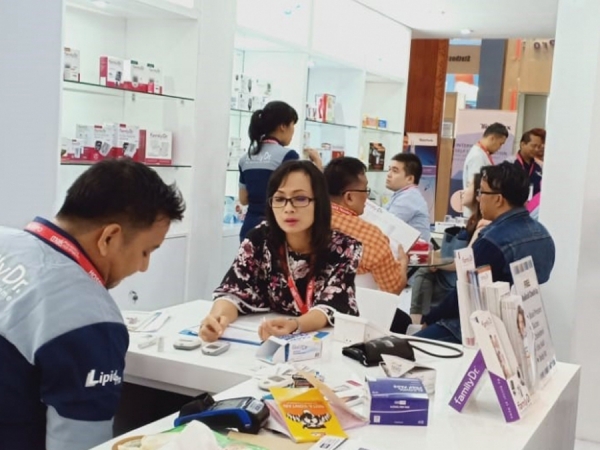 Suasana booth stand PT Medisindo Bahana pada Hospital Expo 2018 Jakarta