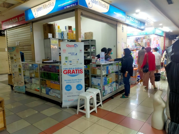 Kegiatan Cek Gula Gratis GlucoDr Di Toko Alat Kesehatan Galeri Medika Jakarta