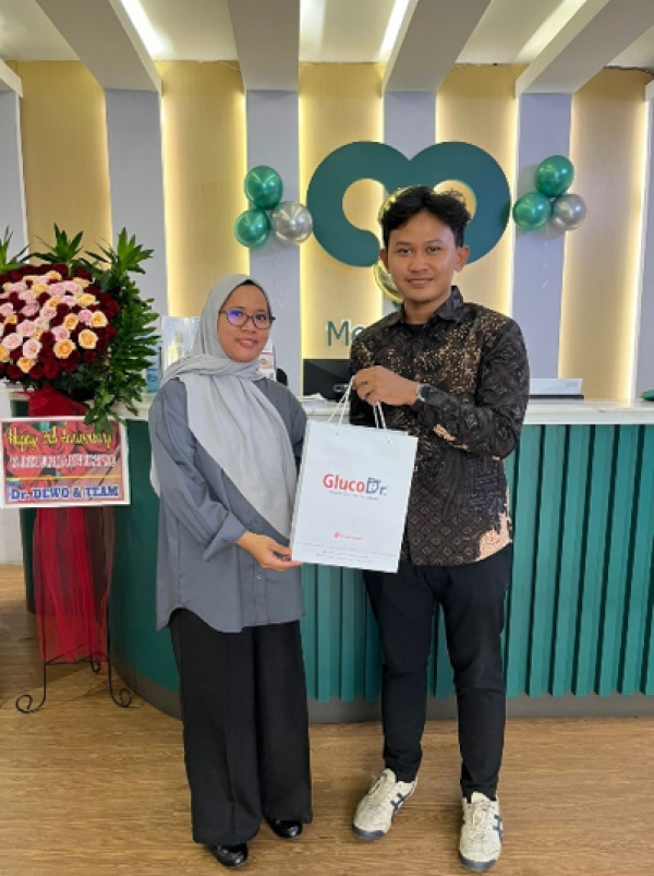 Kegiatan Edukasi Dan Cek Gula Darah Di Kantor  Klinik Medica Pro
